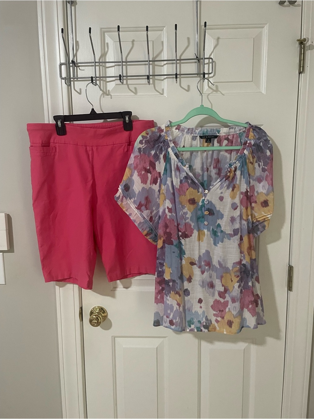 Bright Pink Shorts with Floral Pastel Peasant Blouse xl/sz14